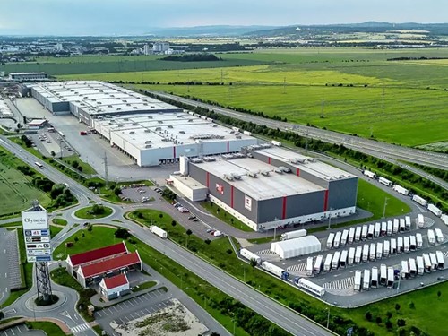 Kaufland dokončil distribuční centrum v Olomouci, je s unikátním automatickým vyskladňovacím systémem