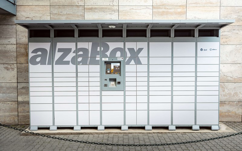 Alza na Slovensku uľahčuje vrátenie a reklamácie tovaru, teraz ich prijíma už aj cez AlzaBoxy