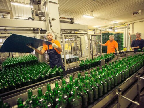 Becherovka modernizuje výrobní linku, investuje přes 130 milionů