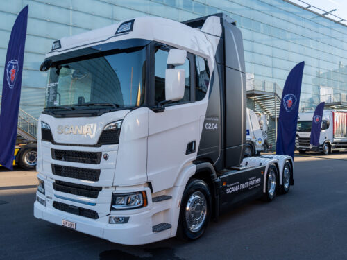 Scania testuje elektrifikaci s vodíkovým řešením: vozidla s vodíkovými články v praxi