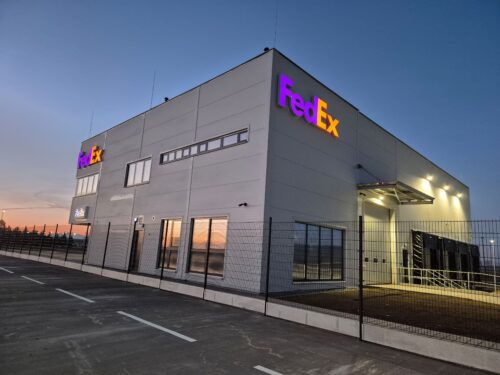 FedEx posiluje ve střední Evropě: Nové logistické centrum v Košicích propojuje slovenské firmy se světem